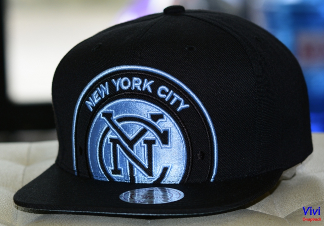 Mitchell & Ness New York City FC Cropped XL Logo NBA Snapback Black